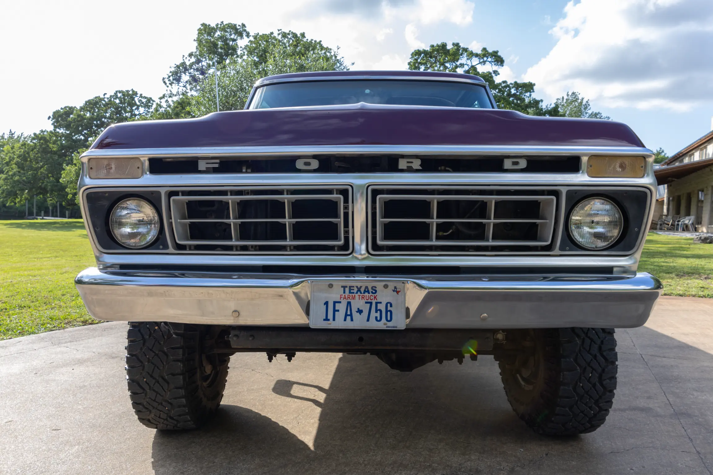 Sold: 1976 Ford F-250 Ranger 4×4 Highboy