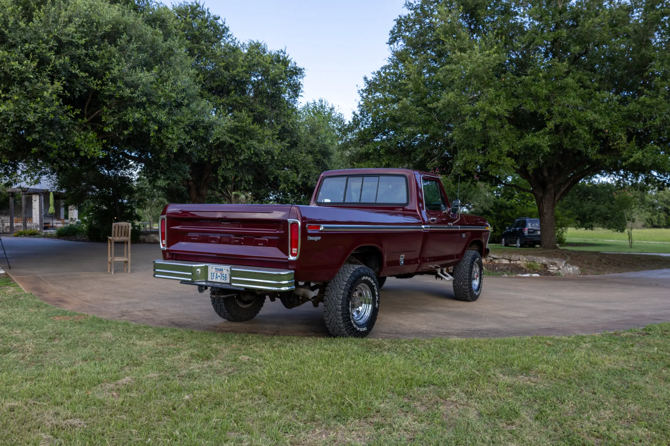 Sold: 1976 Ford F-250 Ranger 4×4 Highboy