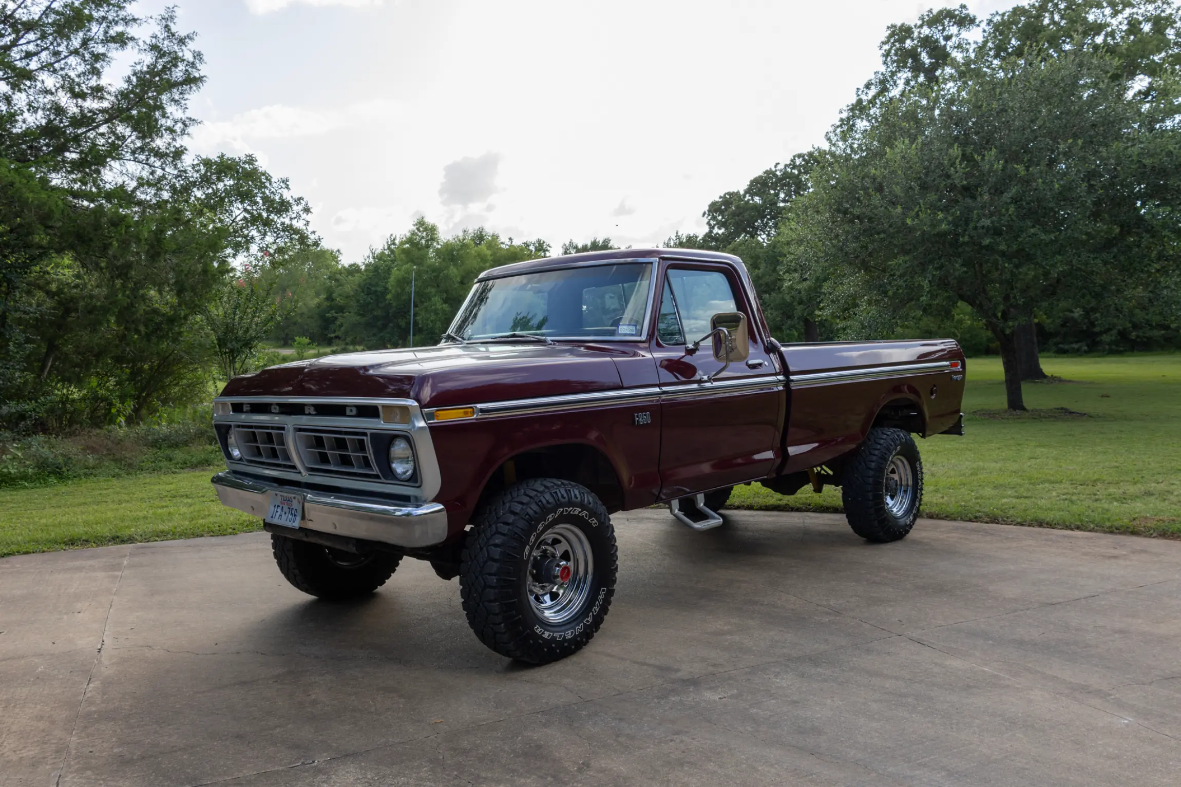 Sold: 1976 Ford F-250 Ranger 4×4 Highboy