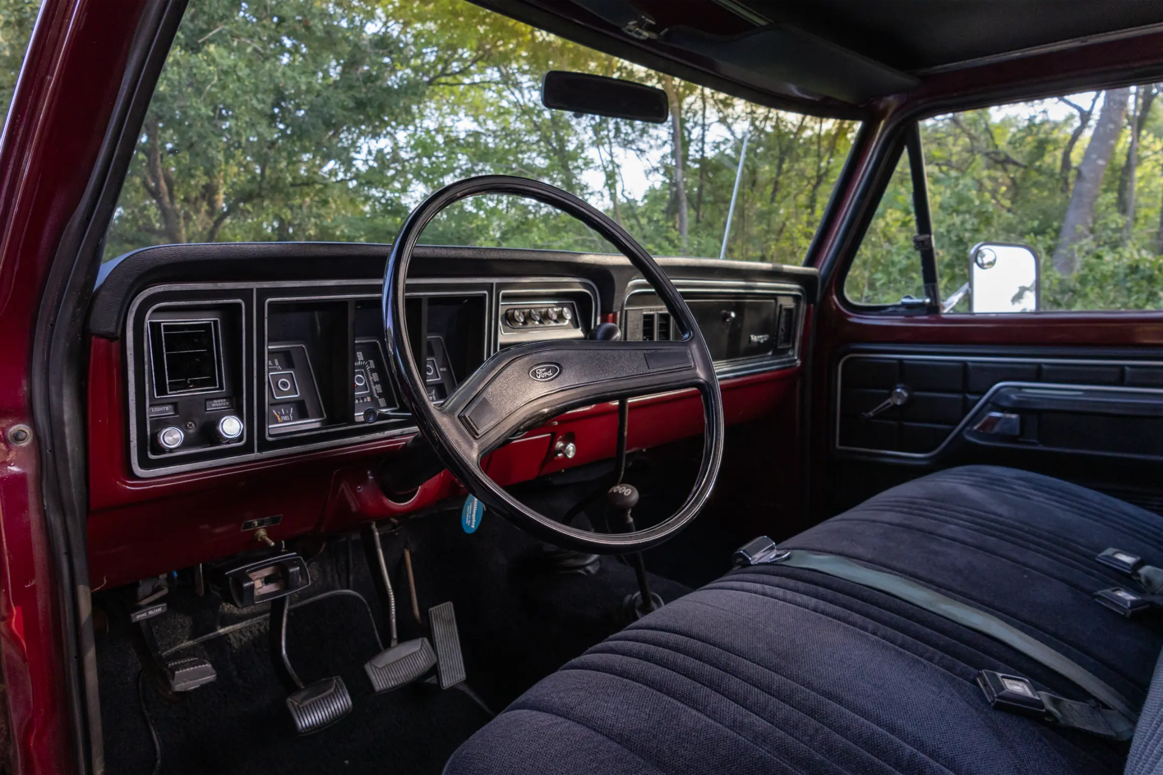 Sold: 1976 Ford F-250 Ranger 4×4 Highboy