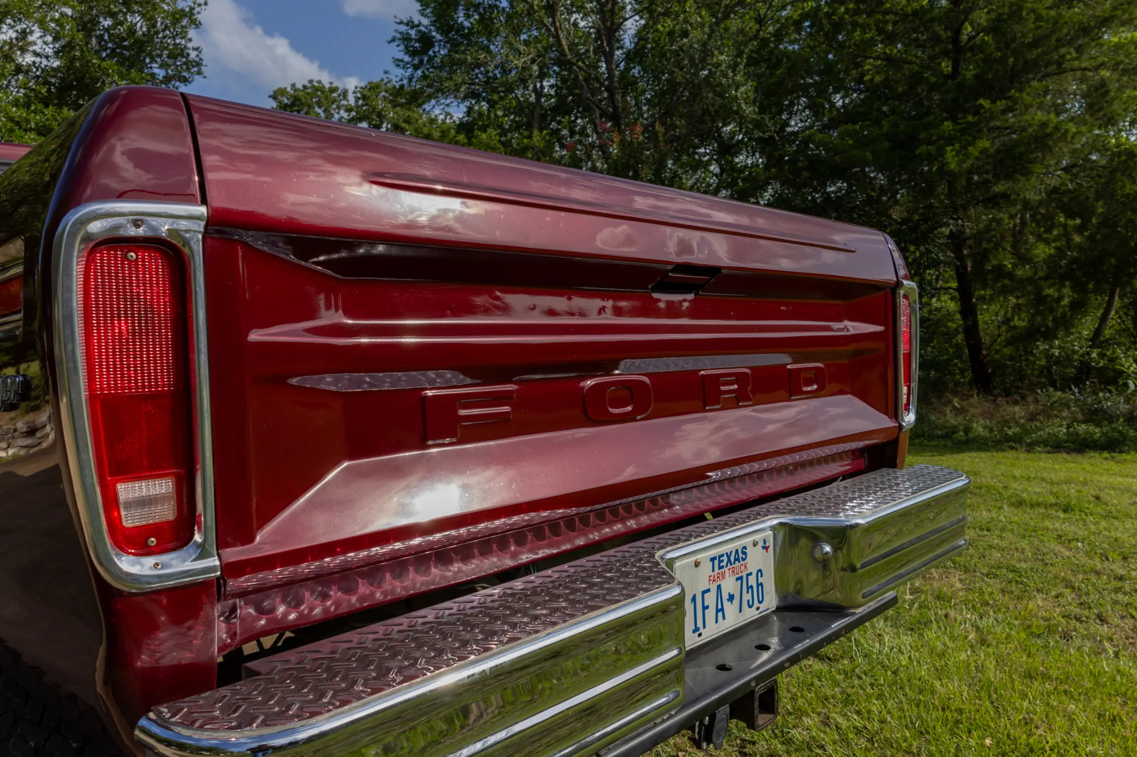 Sold: 1976 Ford F-250 Ranger 4×4 Highboy