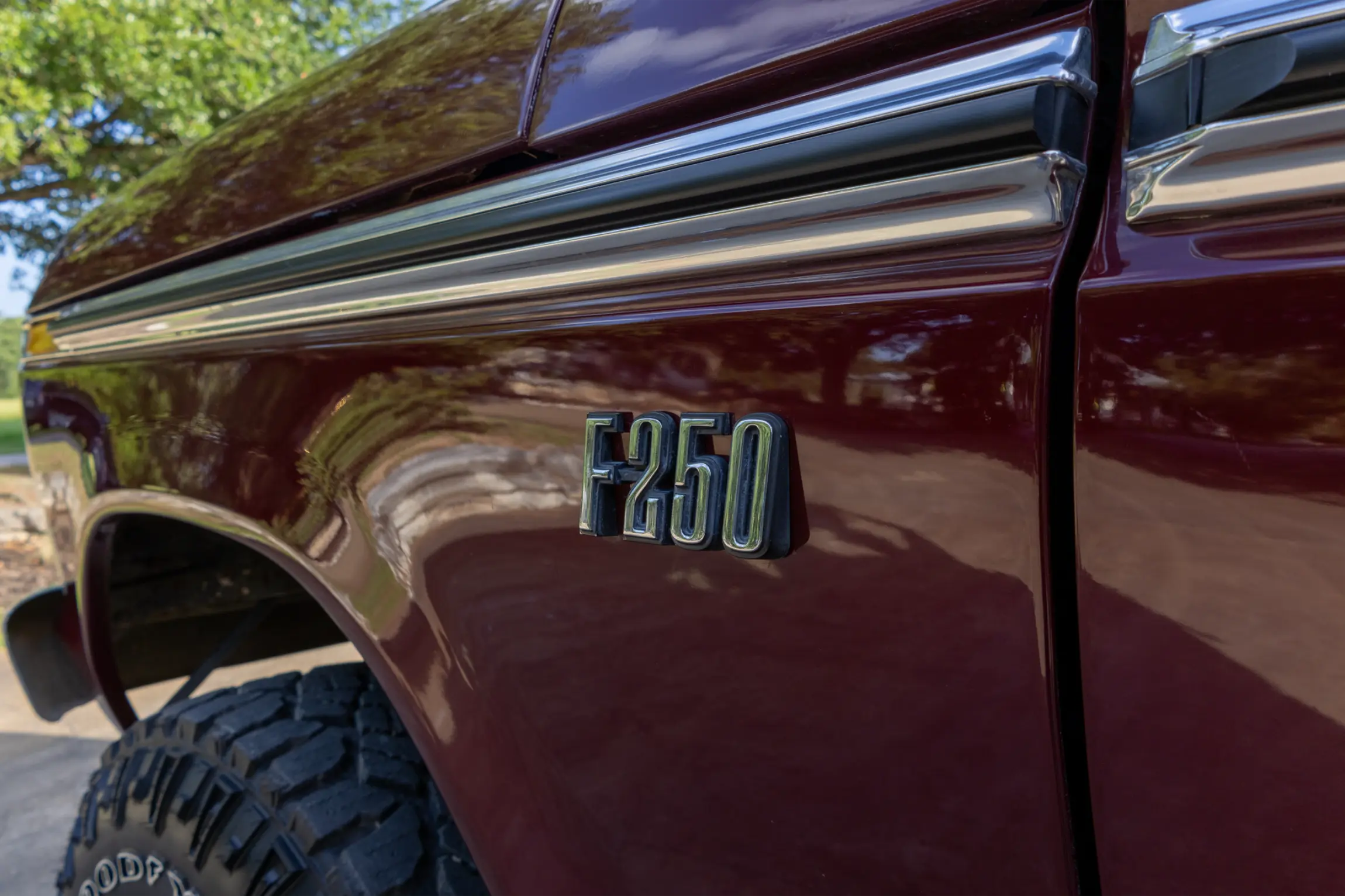 Sold: 1976 Ford F-250 Ranger 4×4 Highboy