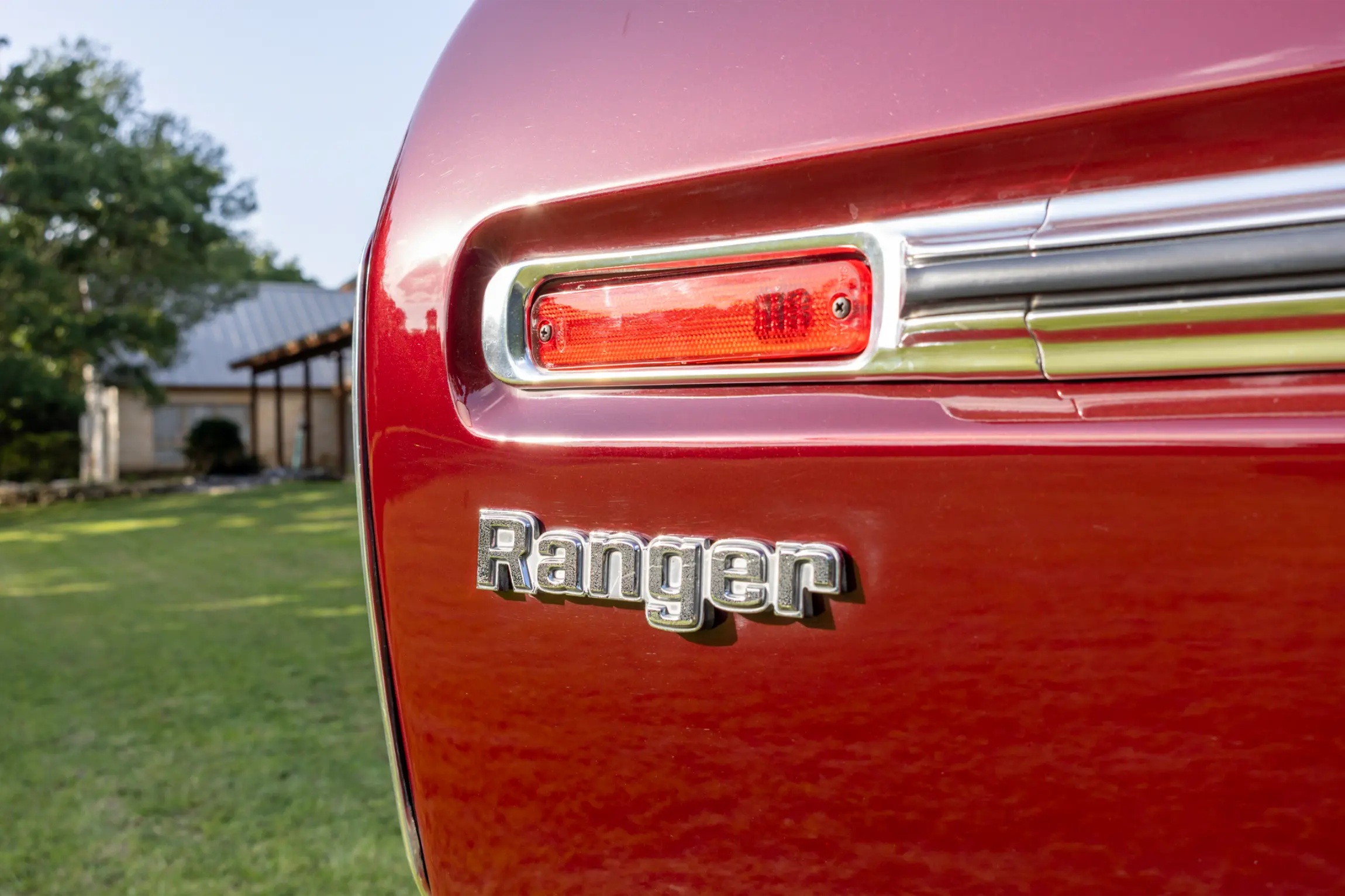 Sold: 1976 Ford F-250 Ranger 4×4 Highboy