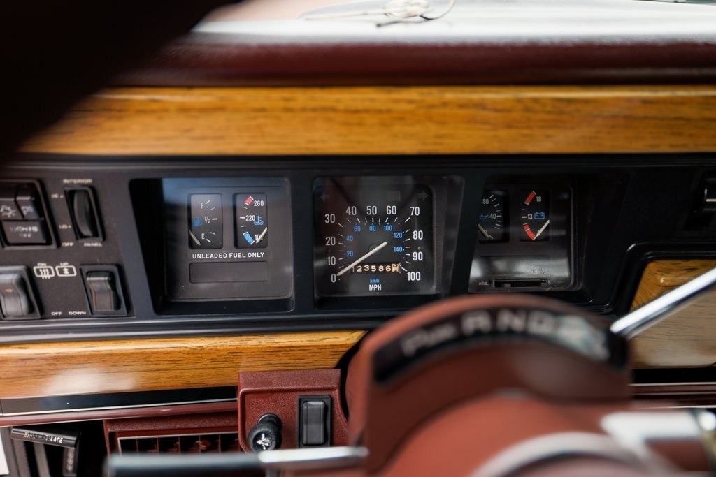 1989 Jeep Grand Wagoneer Base