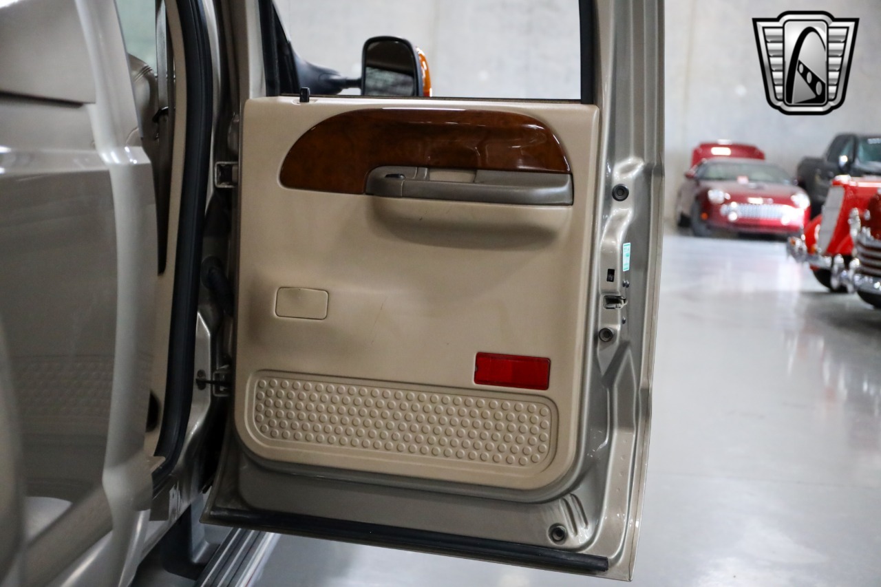 2004 Ford F-350 Super Duty Lariat