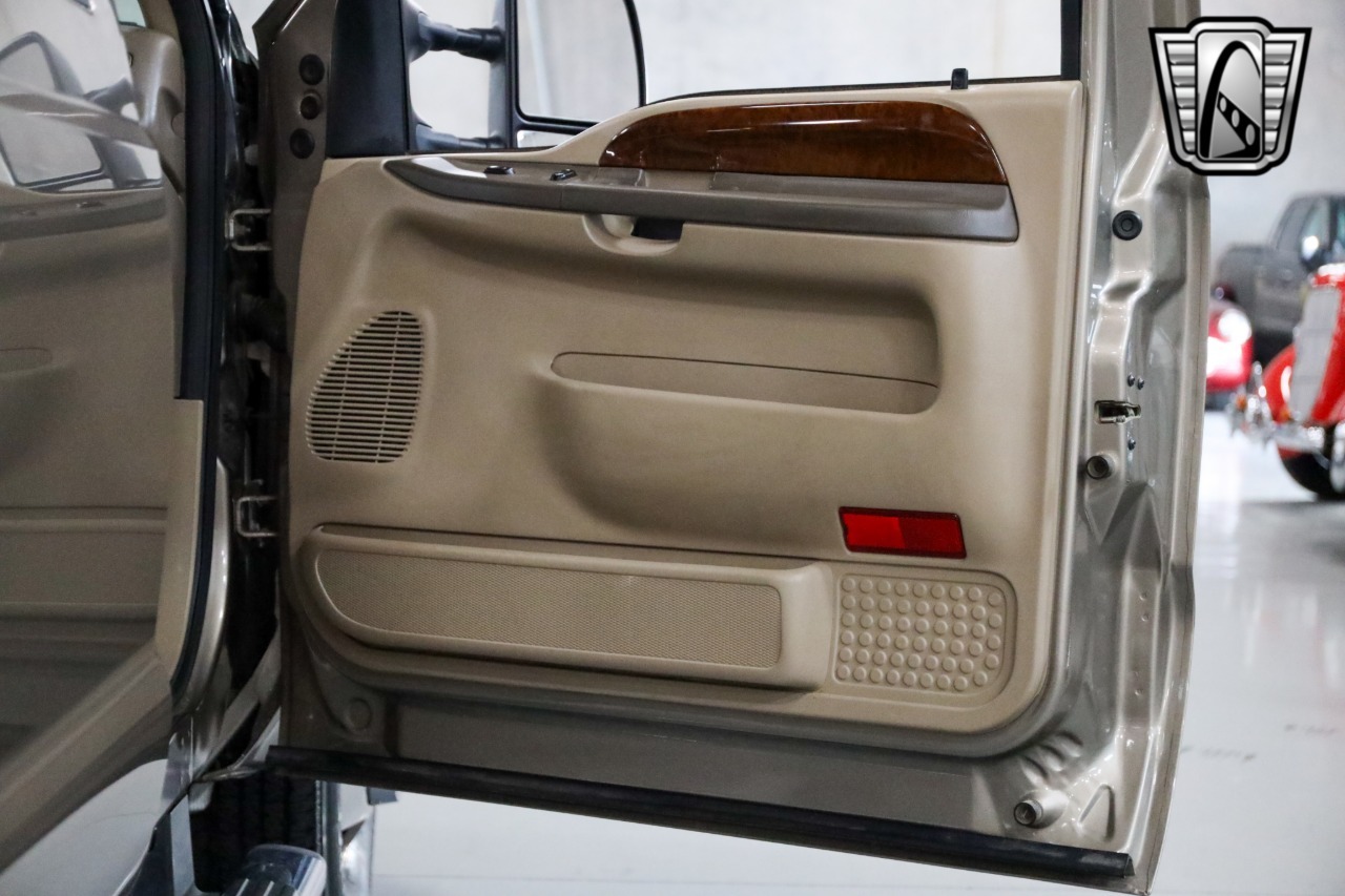 2004 Ford F-350 Super Duty Lariat