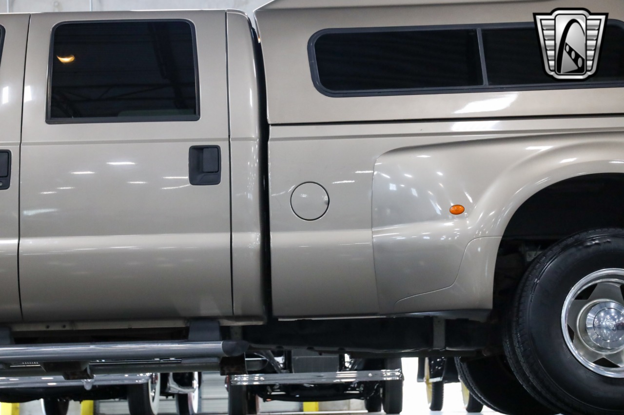 2004 Ford F-350 Super Duty Lariat