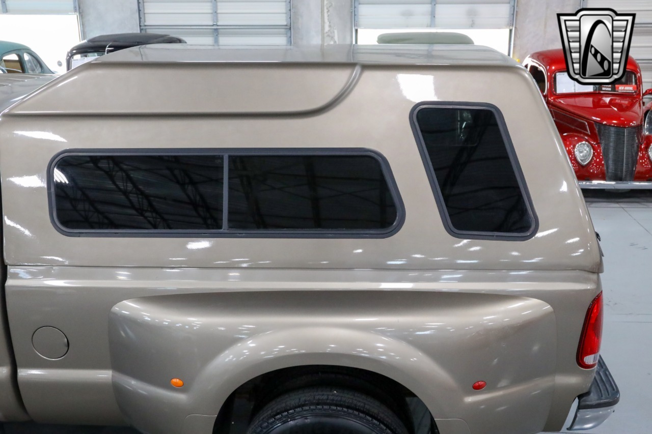 2004 Ford F-350 Super Duty Lariat