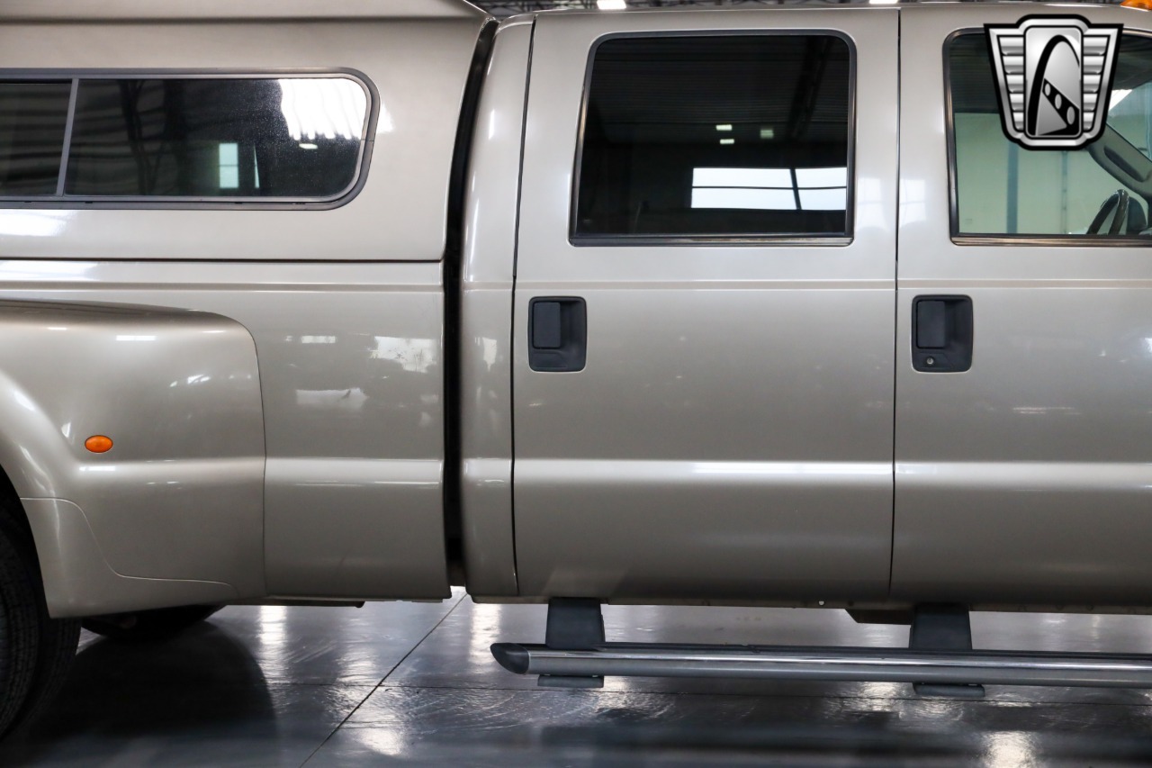 2004 Ford F-350 Super Duty Lariat