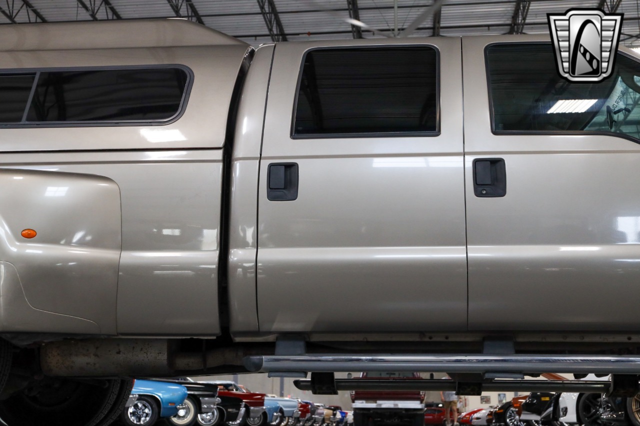 2004 Ford F-350 Super Duty Lariat