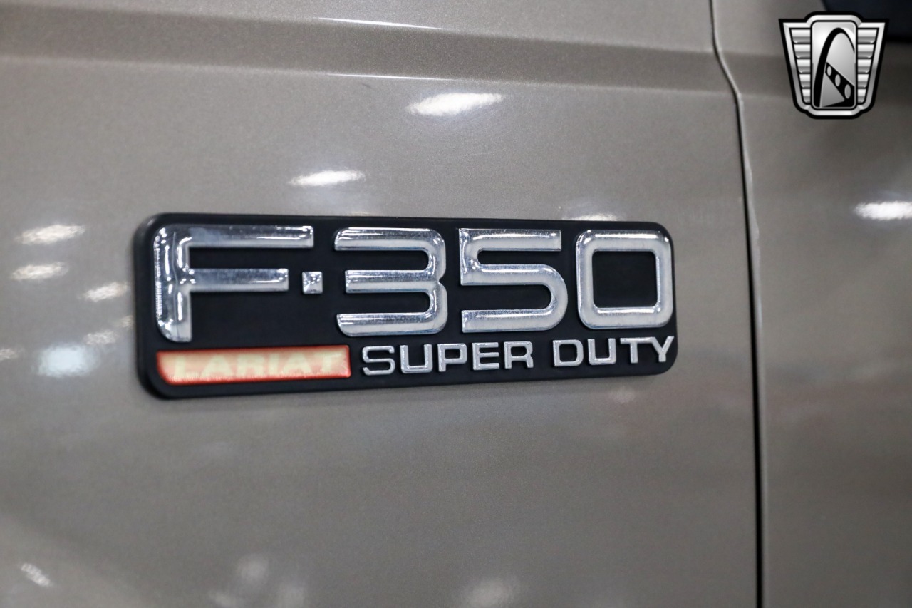 2004 Ford F-350 Super Duty Lariat