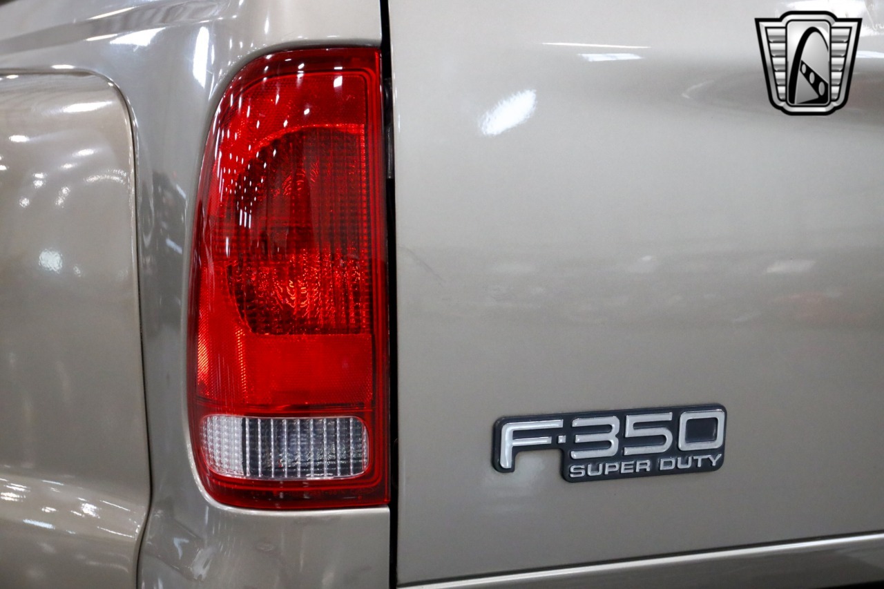 2004 Ford F-350 Super Duty Lariat