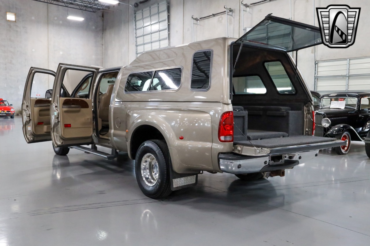 2004 Ford F-350 Super Duty Lariat