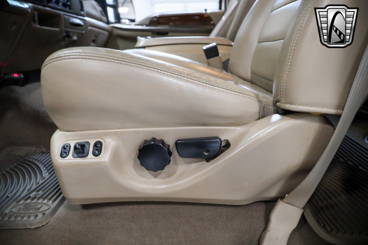 2004 Ford F-350 Super Duty Lariat