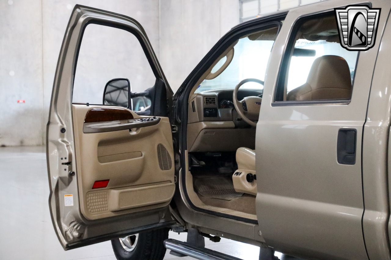 2004 Ford F-350 Super Duty Lariat