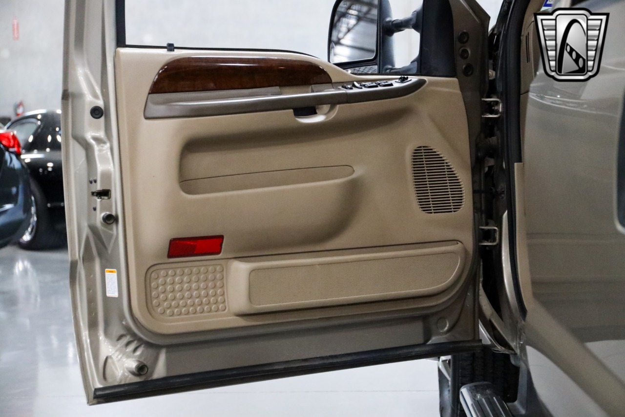 2004 Ford F-350 Super Duty Lariat