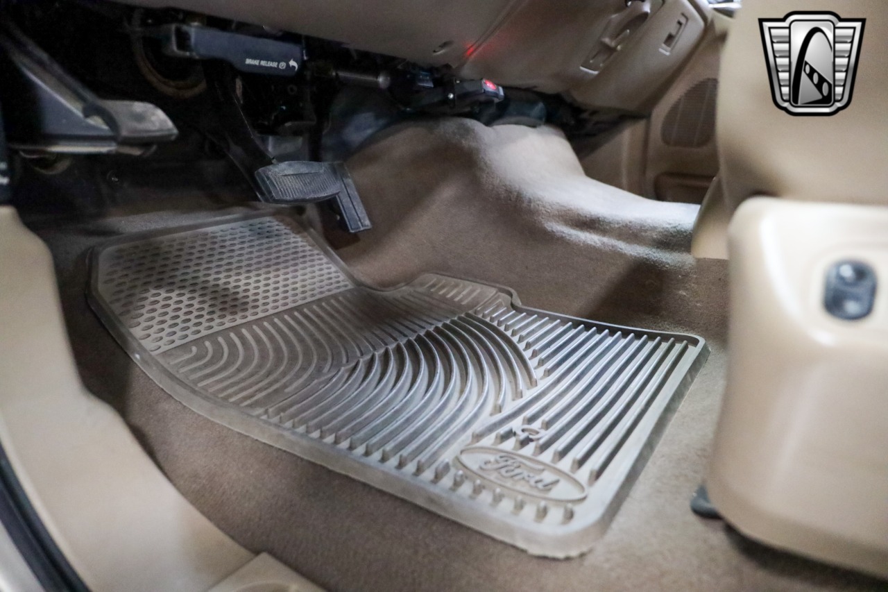 2004 Ford F-350 Super Duty Lariat