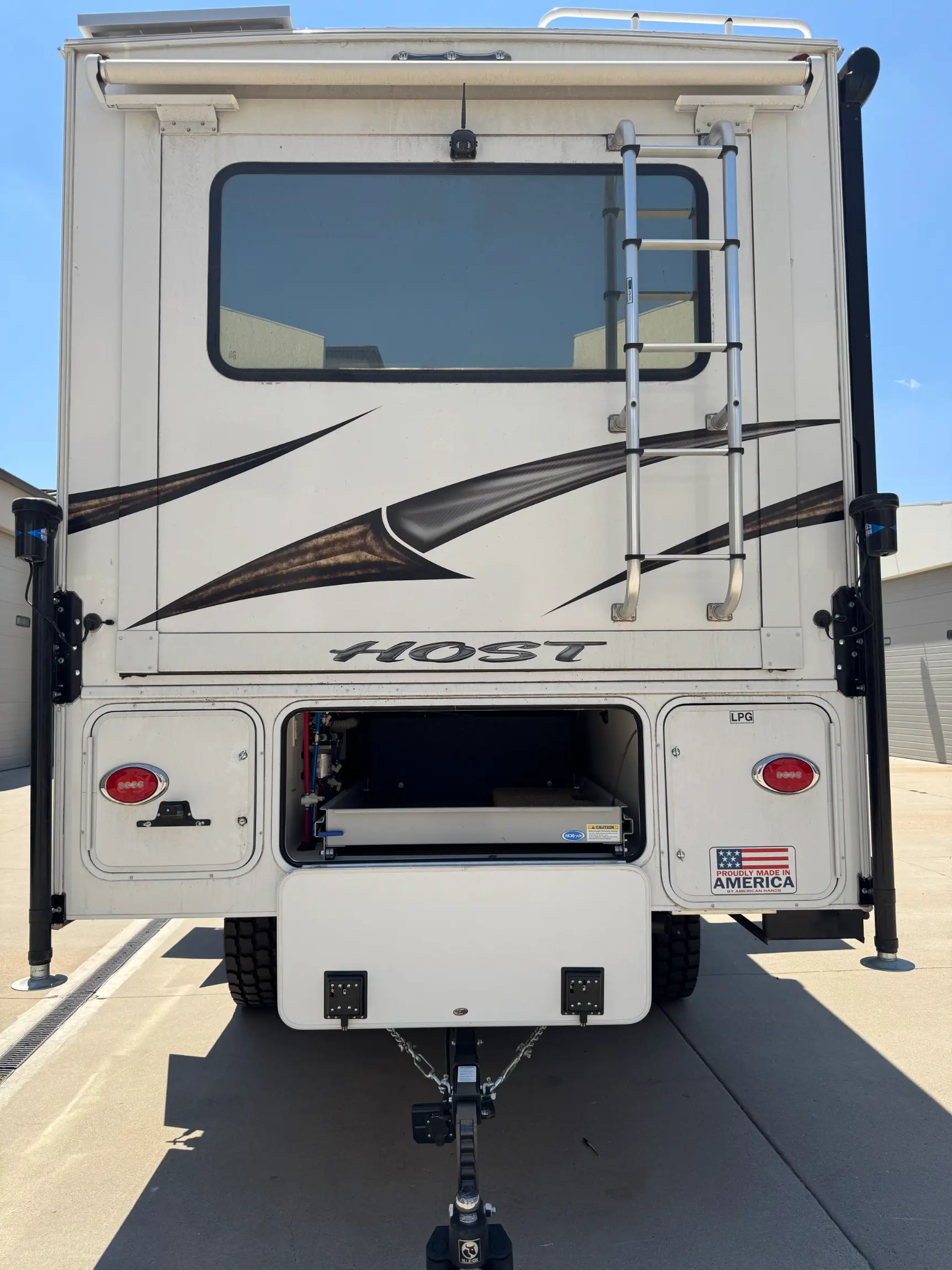 Sold: 2022 Ford F-550 Lariat Elevation Off Grid Build