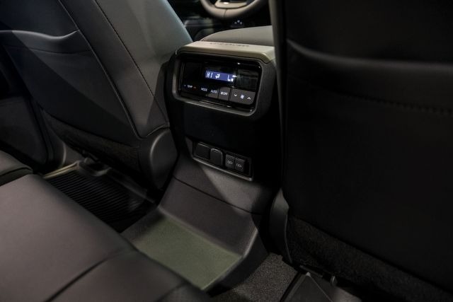 2025 Toyota Land Cruiser Premium