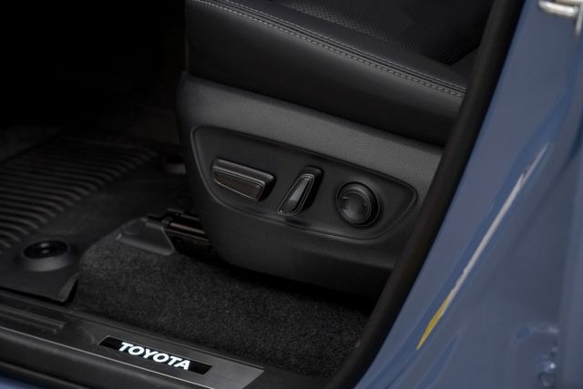 2025 Toyota Land Cruiser Premium