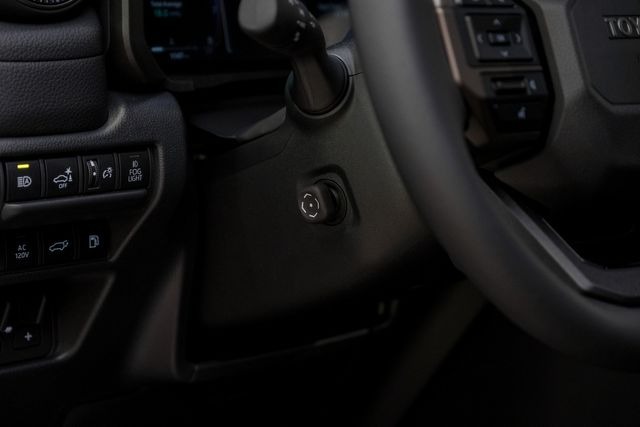 2025 Toyota Land Cruiser Premium