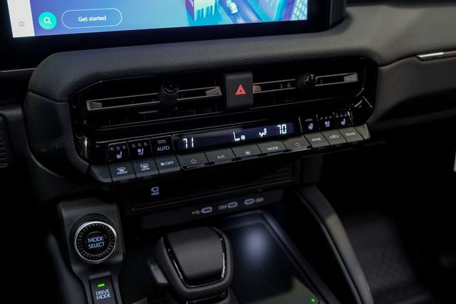 2025 Toyota Land Cruiser Premium