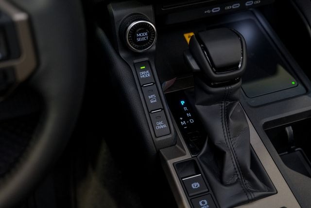 2025 Toyota Land Cruiser Premium