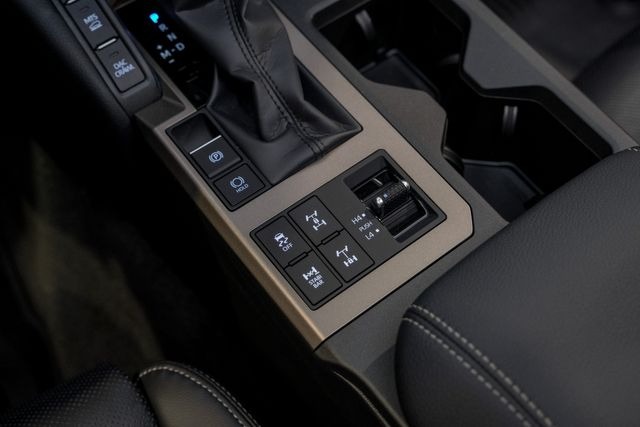 2025 Toyota Land Cruiser Premium