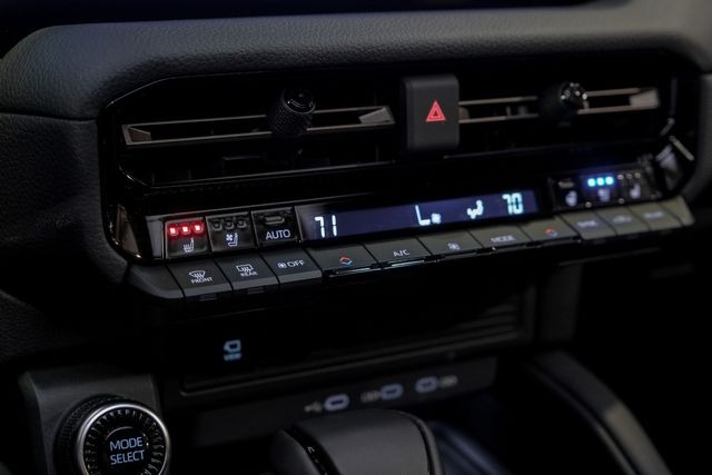 2025 Toyota Land Cruiser Premium