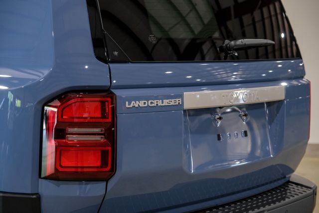 2025 Toyota Land Cruiser Premium