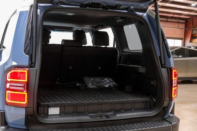 2025 Toyota Land Cruiser Premium