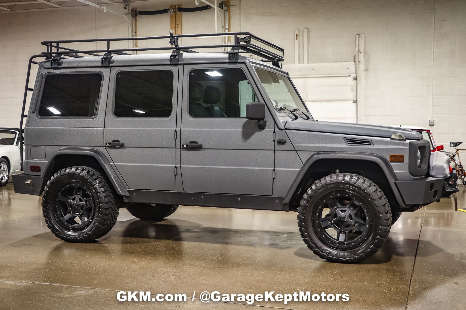 Sold: 2002 Mercedes-Benz G500