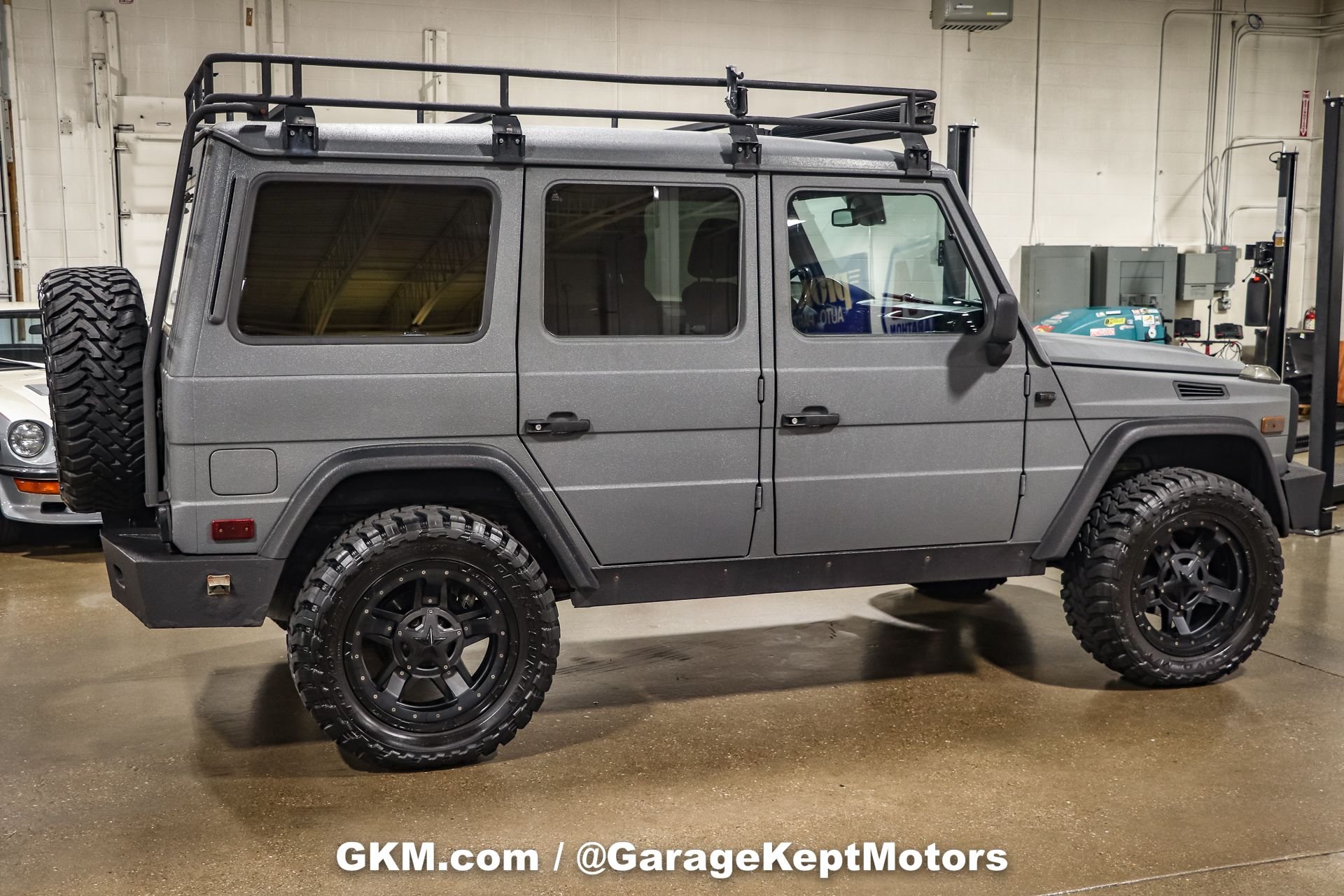 Sold: 2002 Mercedes-Benz G500