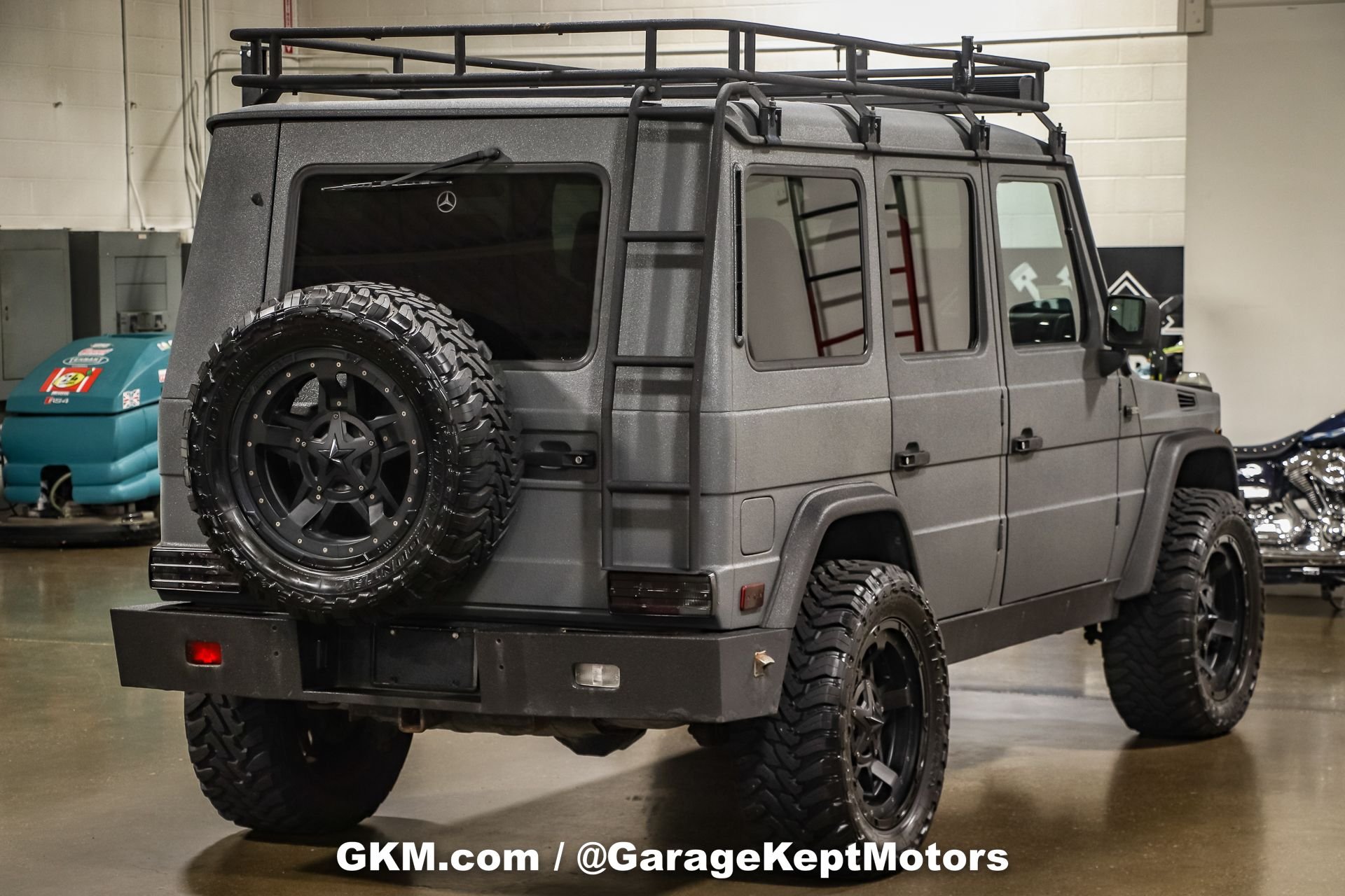 Sold: 2002 Mercedes-Benz G500