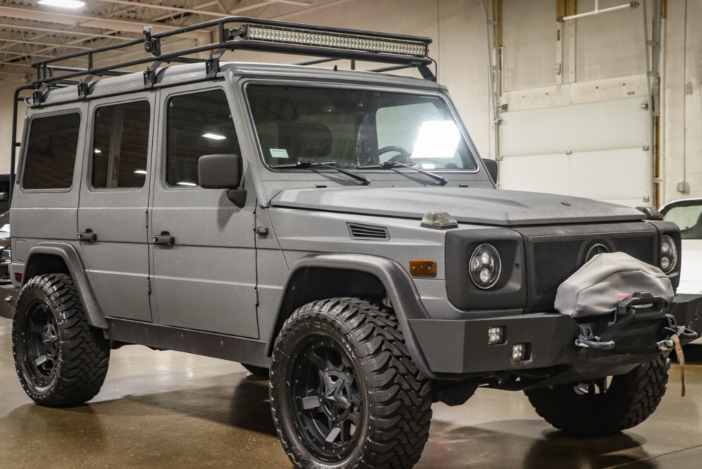 Sold: 2002 Mercedes-Benz G500