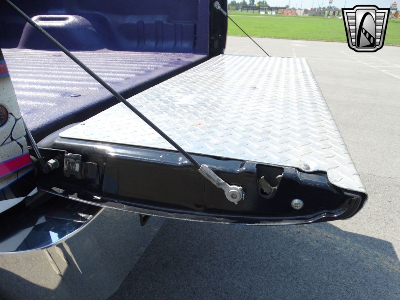 Custom 1999 Ford F-350 XLT - 4