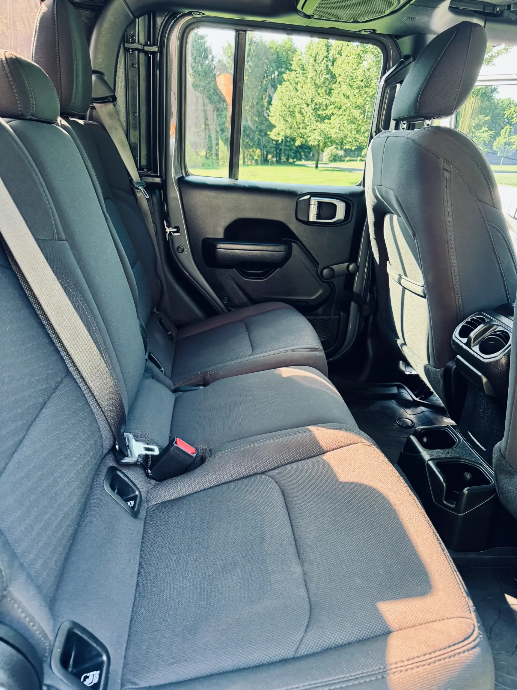 2023 Jeep Gladiator Willys Sport - 2