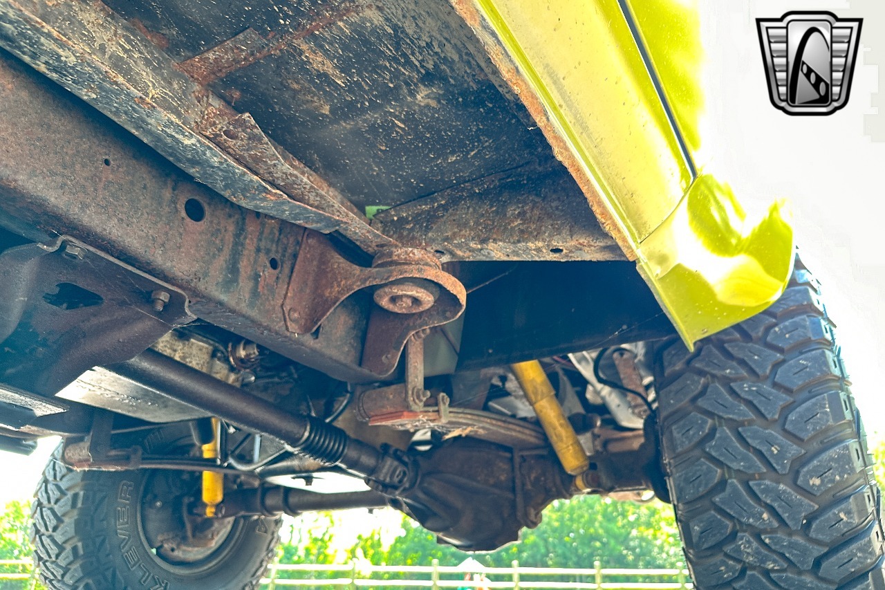 1984 Chevrolet K5 Military Blazer - 3