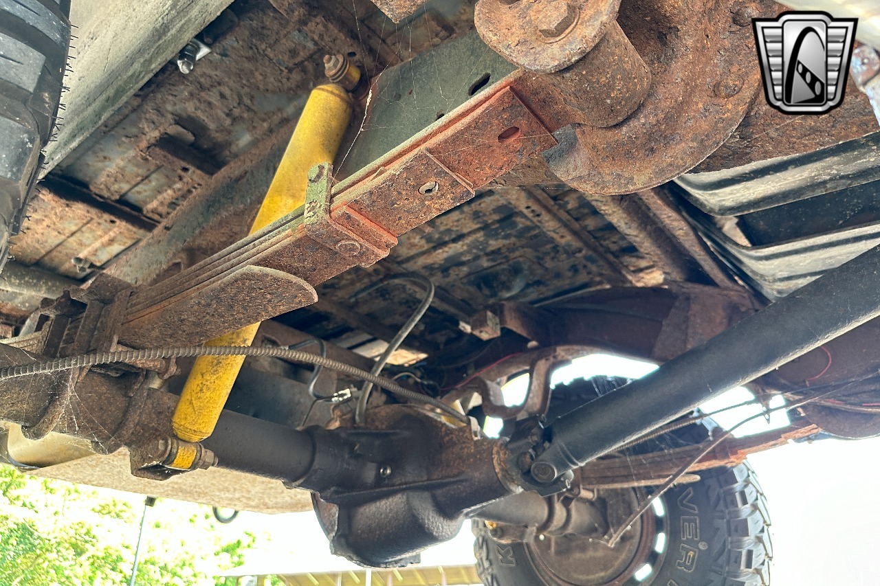 1984 Chevrolet K5 Military Blazer - 4