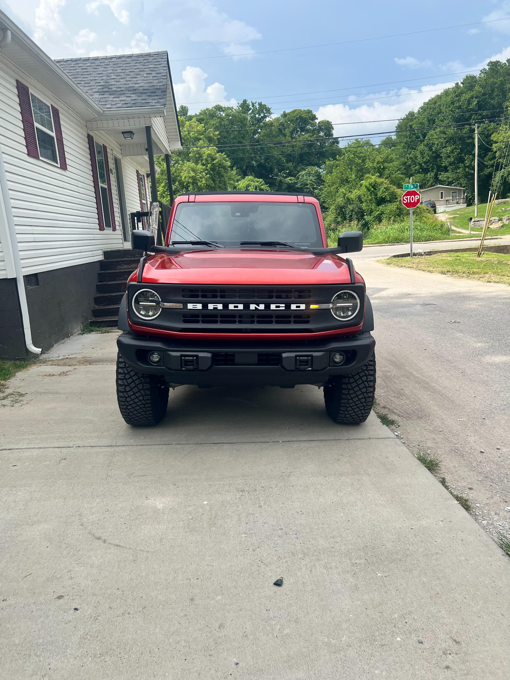 1k-Mile 2024 Ford Bronco Black Diamond