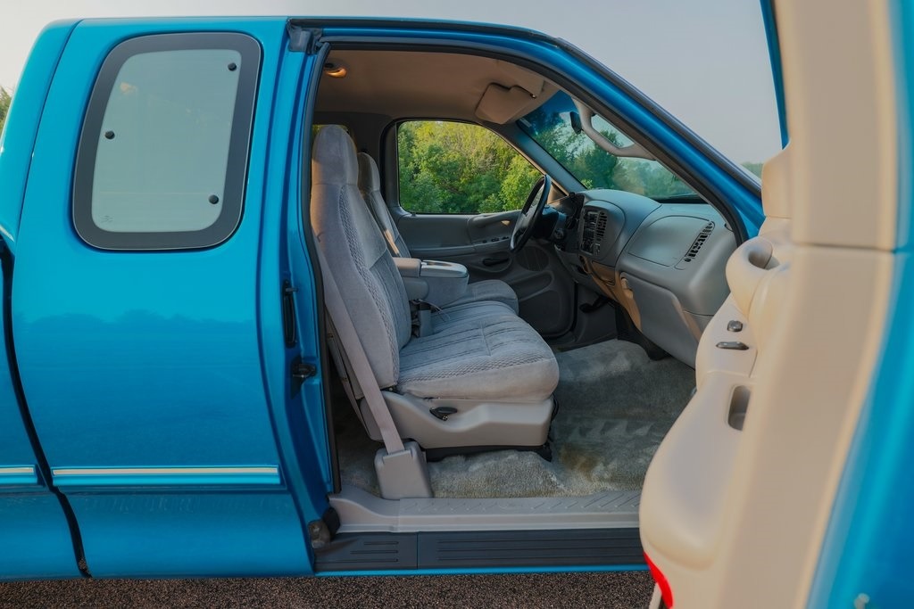 66k-Mile 1997 Ford F-150 XLT 4×4