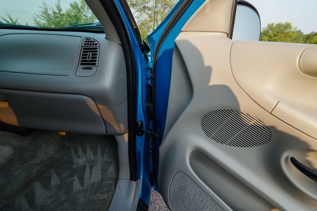 66k-Mile 1997 Ford F-150 XLT 4×4