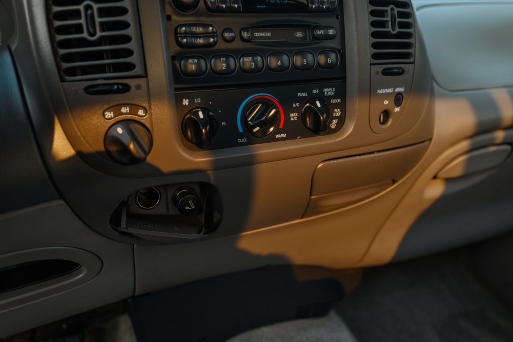 66k-Mile 1997 Ford F-150 XLT 4×4