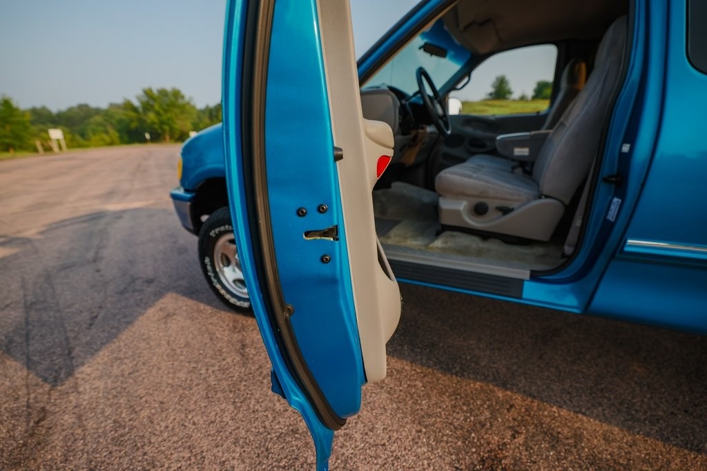 66k-Mile 1997 Ford F-150 XLT 4×4