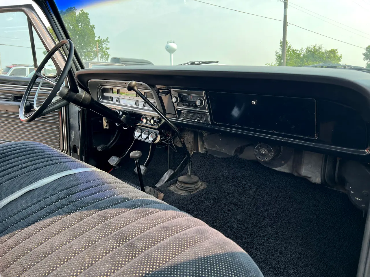 Sold: 1970 Ford F-250 Sport Custom 4×4 Highboy