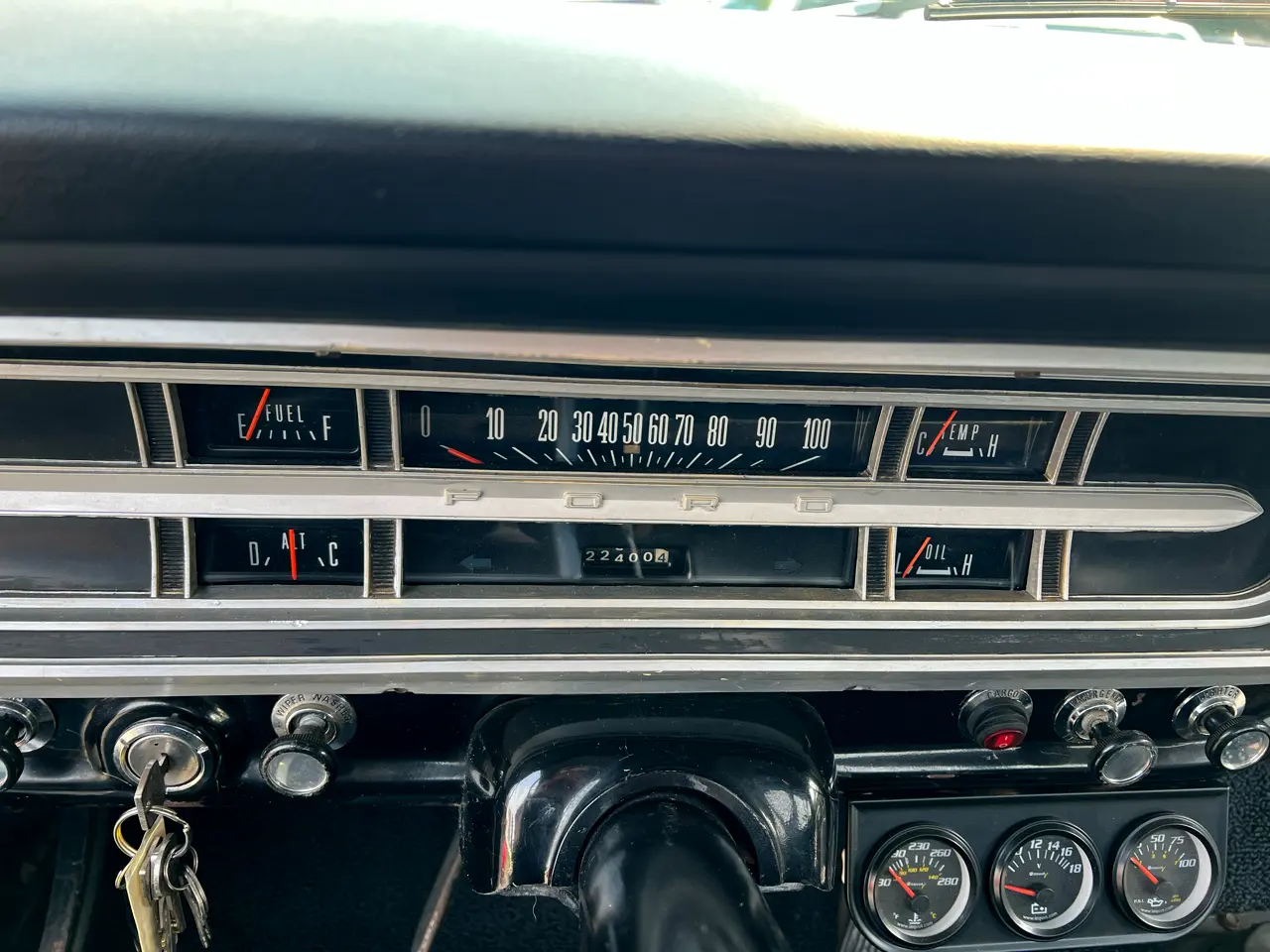 Sold: 1970 Ford F-250 Sport Custom 4×4 Highboy