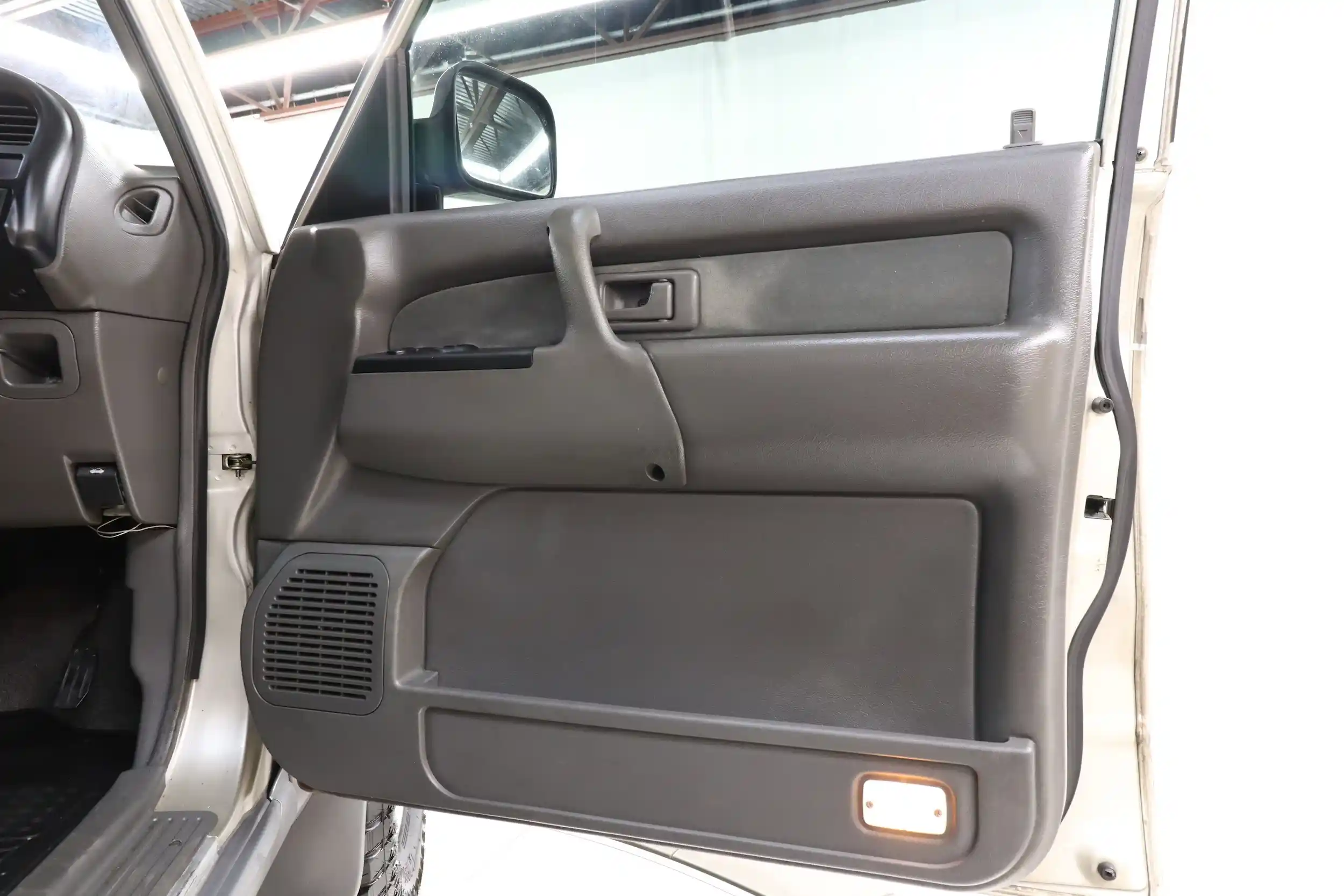 1996 Isuzu Bighorn Plaisir Short