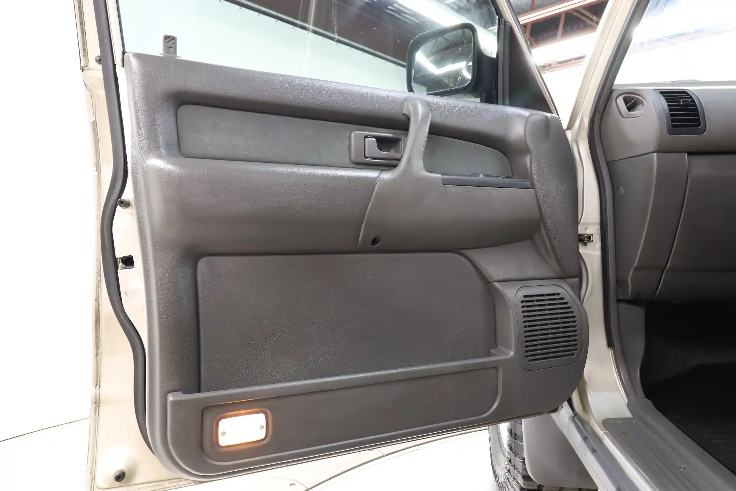 1996 Isuzu Bighorn Plaisir Short