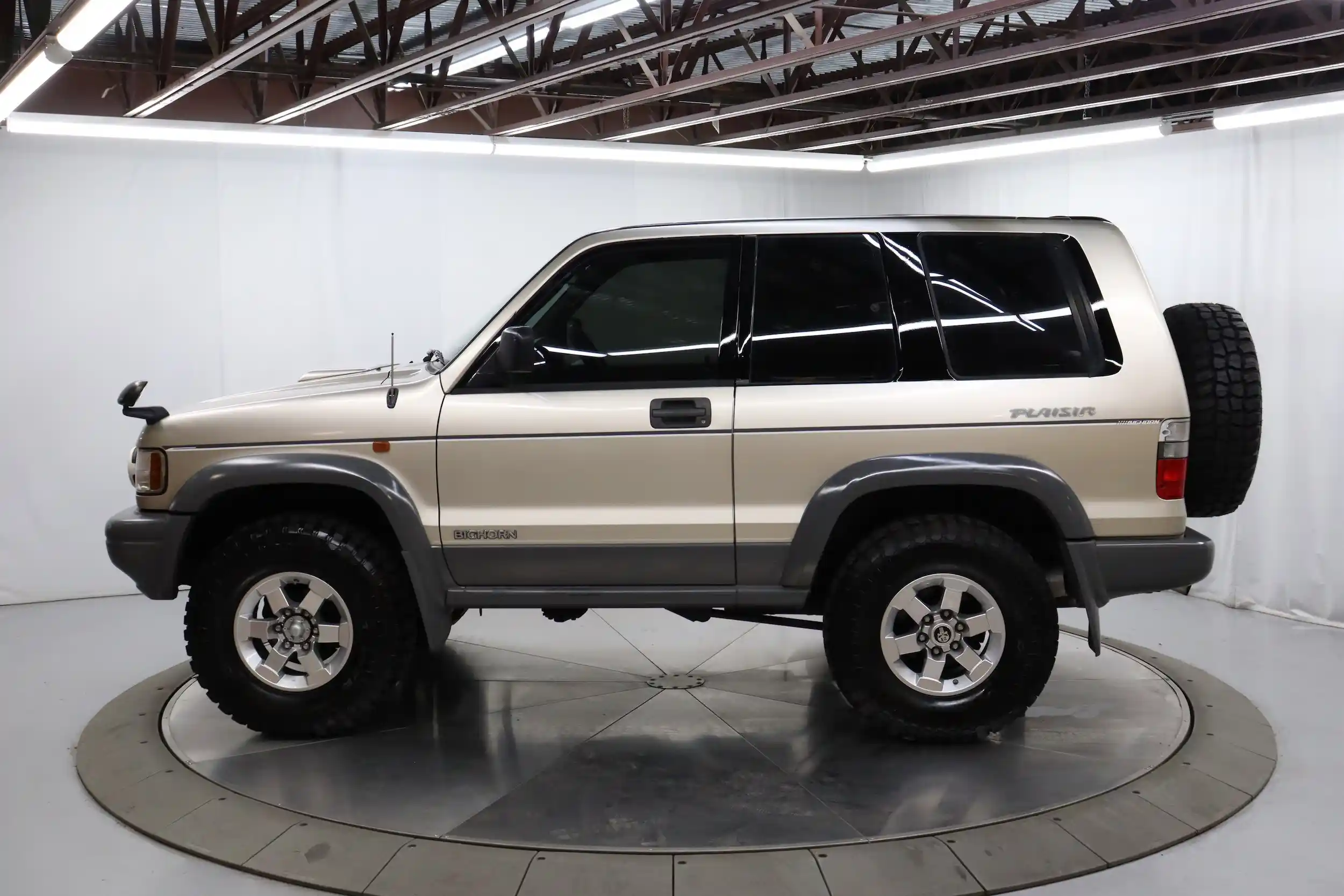 1996 Isuzu Bighorn Plaisir Short