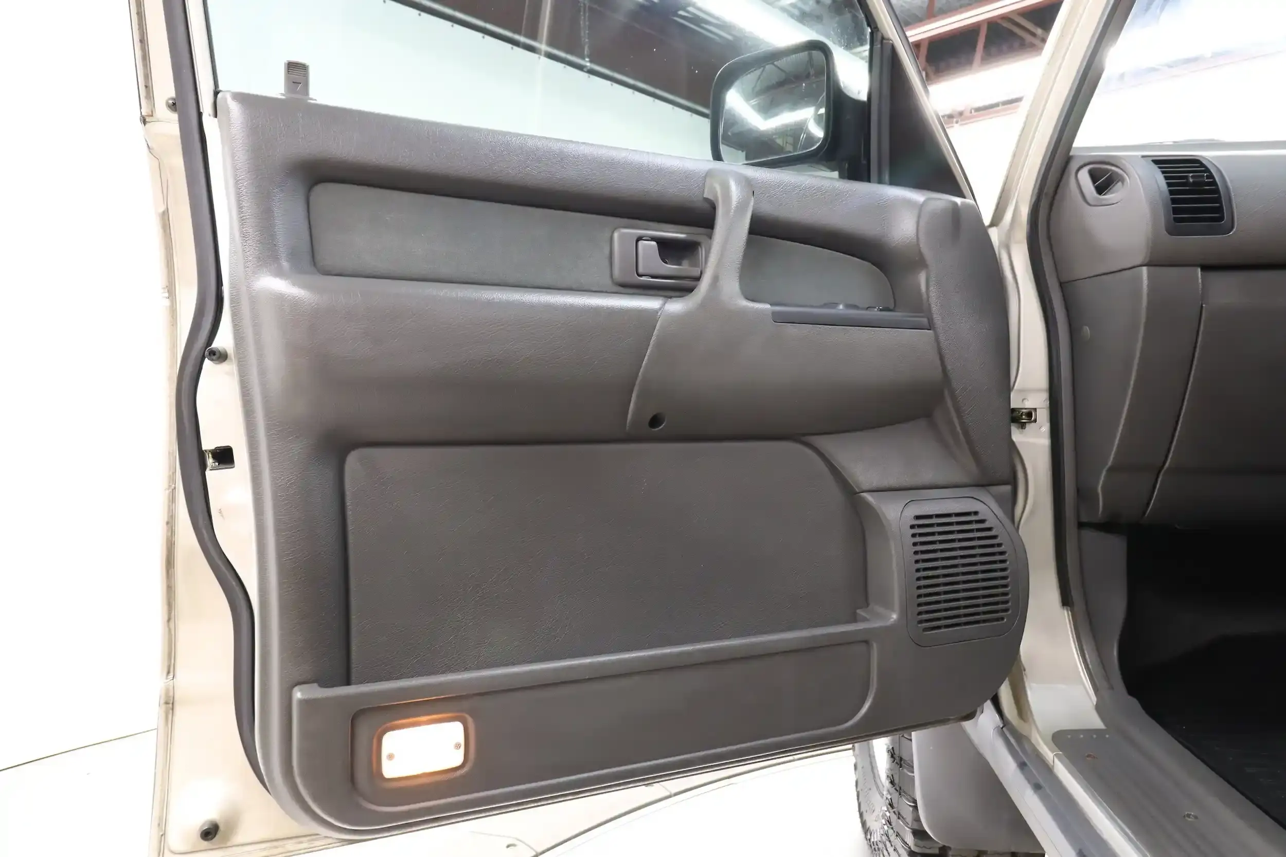 1996 Isuzu Bighorn Plaisir Short